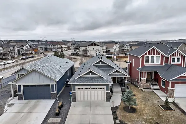 3 Cimarron Springs CIR,  Okotoks,  AB T1S 0M1