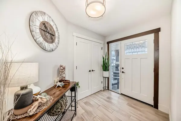 3 Cimarron Springs CIR, Okotoks, AB T1S 0M1