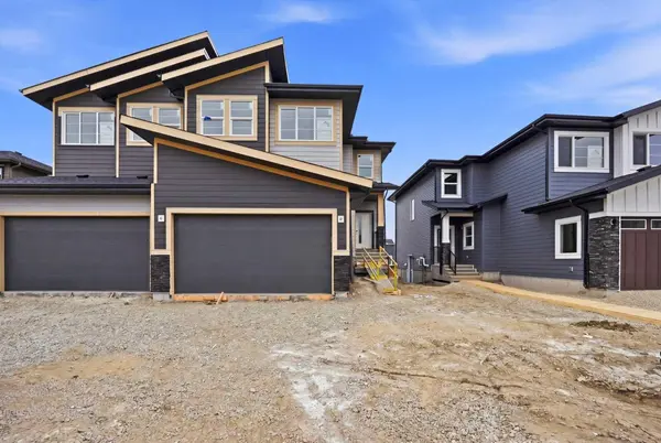 30 Waterford Mews, Chestermere, AB T1X 3B4
