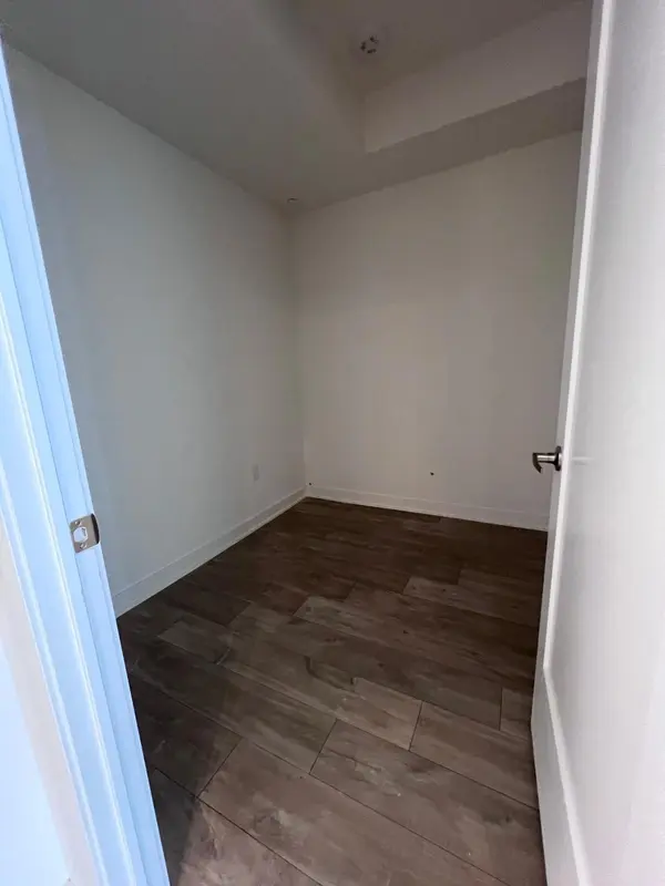 135 LOWER SHERBOURNE ST #2423, Toronto C08, ON M5A 1Y4