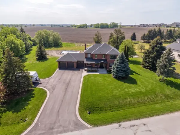 8 Brownlee DR, Bradford West Gwillimbury, ON L3Z 2A4