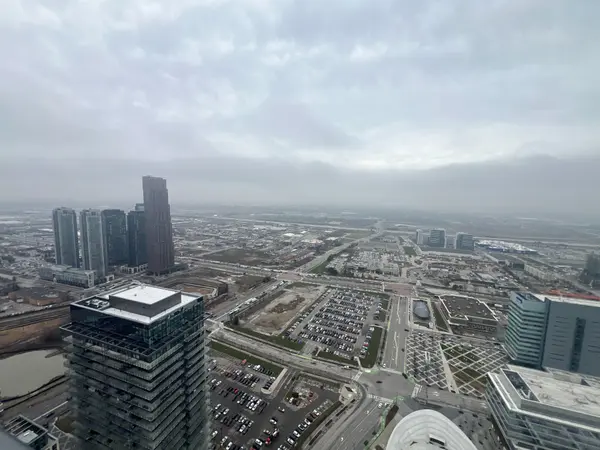 950 Portage Pkwy #5708, Vaughan, ON L4K 0J7