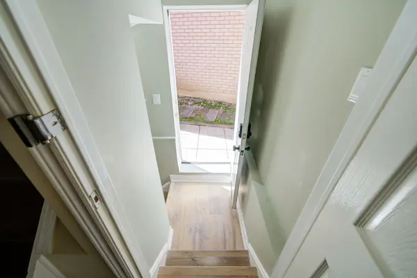 263 Milliken Meadows DR #Bsmt, Markham, ON L3R 0W2