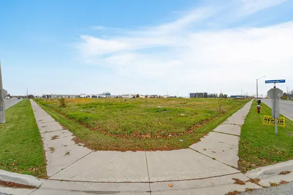 70 Superior BLVD, Mississauga, ON L5T 2X9