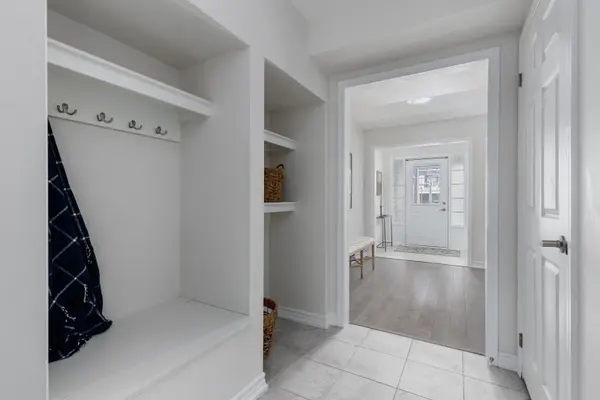 554 Buckeye CT, Milton, ON L9E 1M2