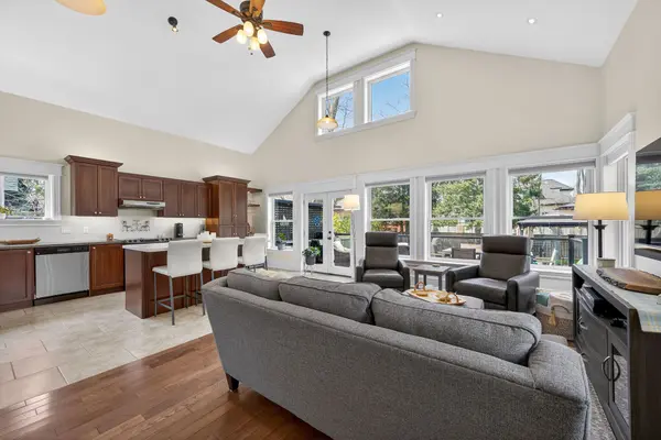 46 Bay ST, Mississauga, ON L5H 1C3