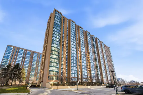 145 Hillcrest AVE #PH1, Mississauga, ON L5B 4B1