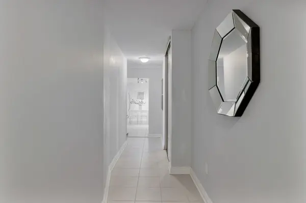 1515 Lakeshore RD E #1103, Mississauga, ON L5E 3E3