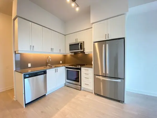 8 Nahani WAY #Lph 19, Mississauga, ON L4Z 0C6