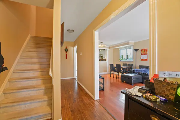 27 Heatherdale PL, Hamilton, ON L9C 6K7