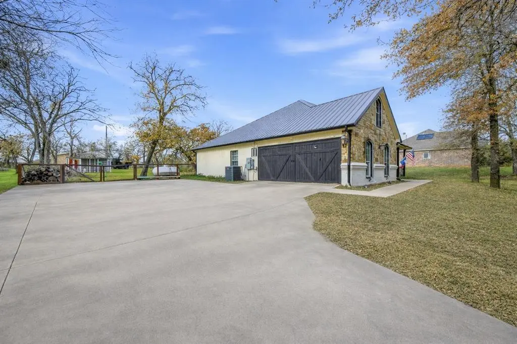 156 Howard Newby Lane, Springtown, TX 76082