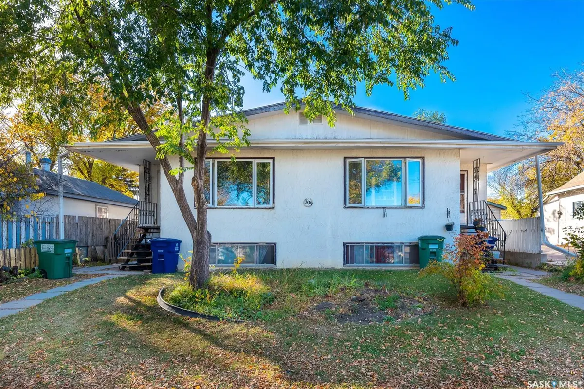 309 / 311 Y AVENUE S, Saskatoon, SK S7M 3J6
