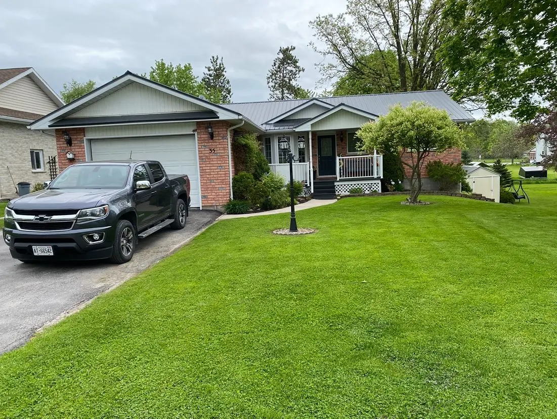 35 Nelson ST, Centre Hastings, ON K0K 2K0