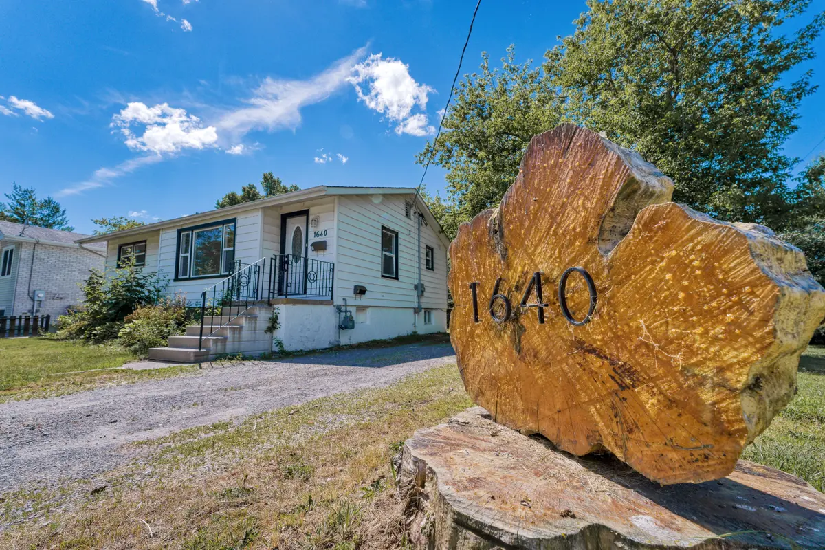 1640 Mary ST #1, Kingston, ON K7M 5J1