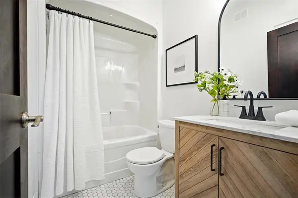 2348 MONDOR RD, Ile Des Chenes, MB R0A 0T0