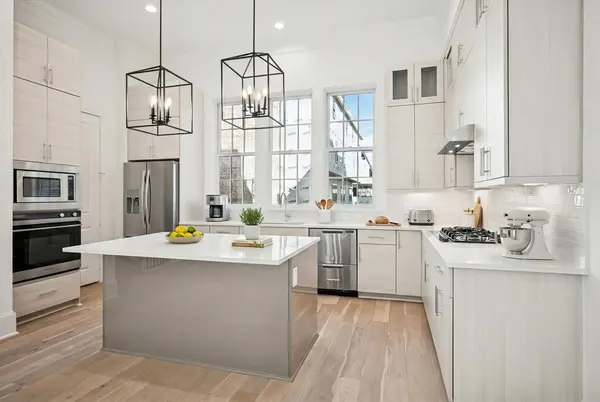 4066 Oak Circle, Addison, TX 75001