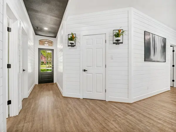 120 Saint Francis Lane, Mabank, TX 75156