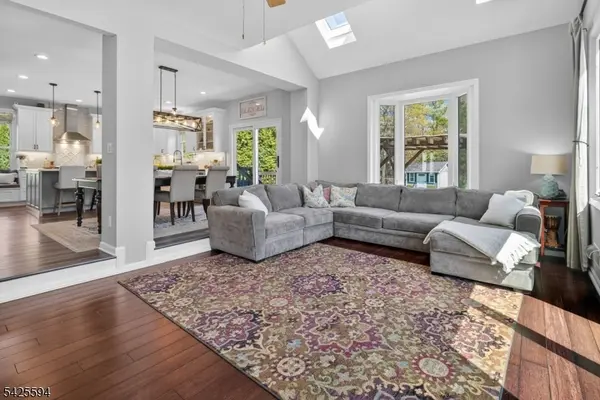 15 Sweney Ct, Hillsborough Twp., NJ 08844