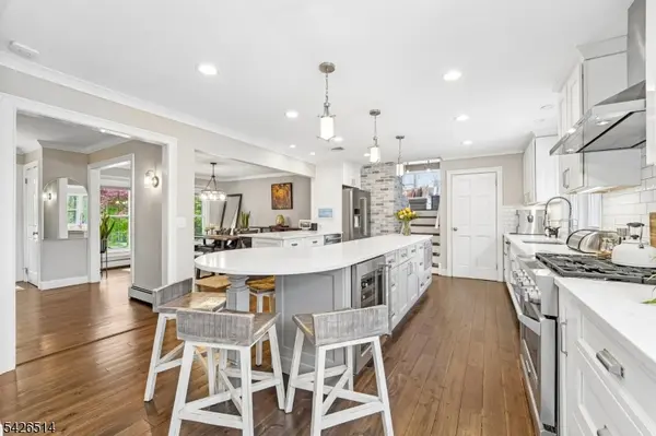 52 Stonefence Rd, Oakland Boro, NJ 07436