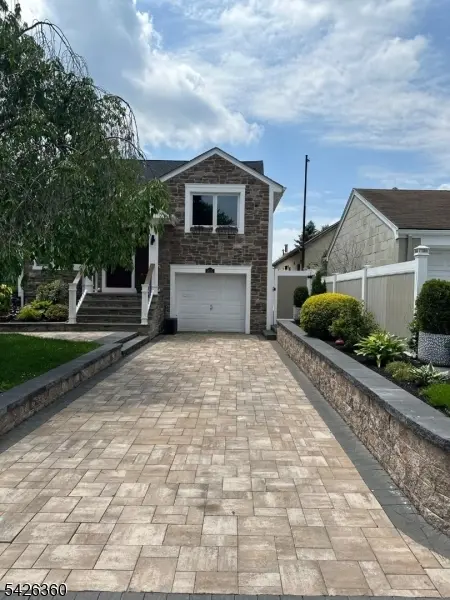 2837 Myrtle Ter, Linden City, NJ 07036