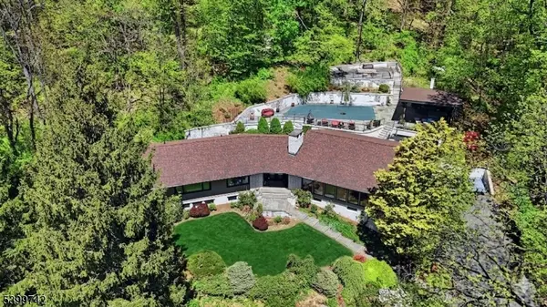 38 Farview Rd, Millburn Twp., NJ 07041