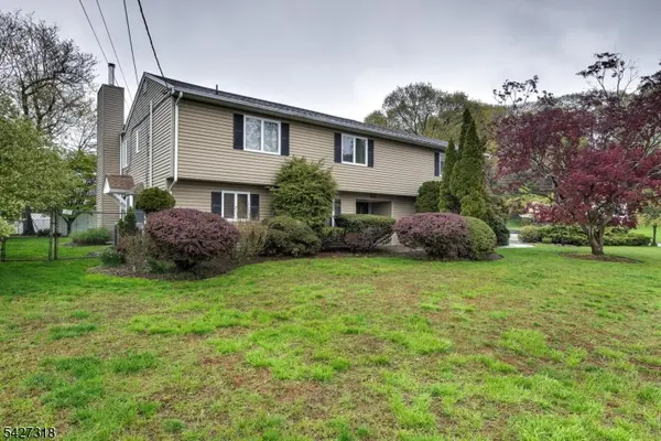 52 Ashburn Rd, Wayne Twp., NJ 07470