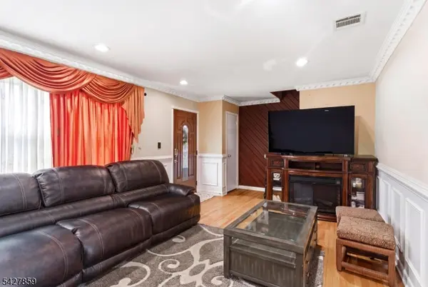 46 Lexington Ave, Bloomfield Twp., NJ 07003