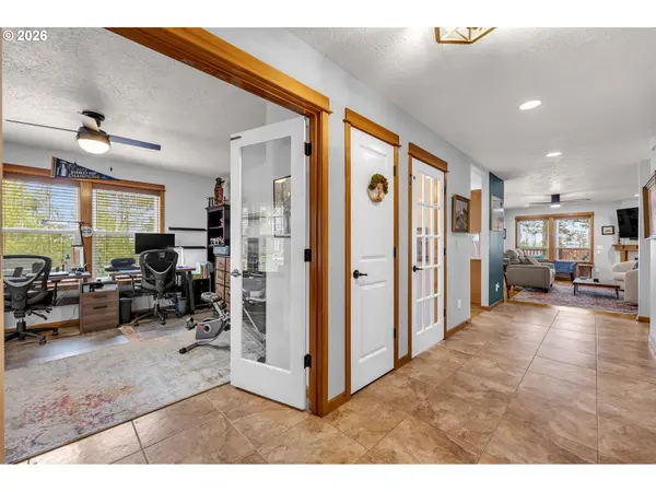 1261 SW BINFORD LAKE PKWY, Gresham, OR 97080