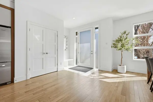 2825 26 ST SW, Calgary, AB T3E 2B1