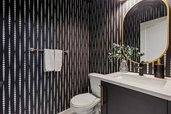 561 Point Mckay GRV NW, Calgary, AB T2E 5M7