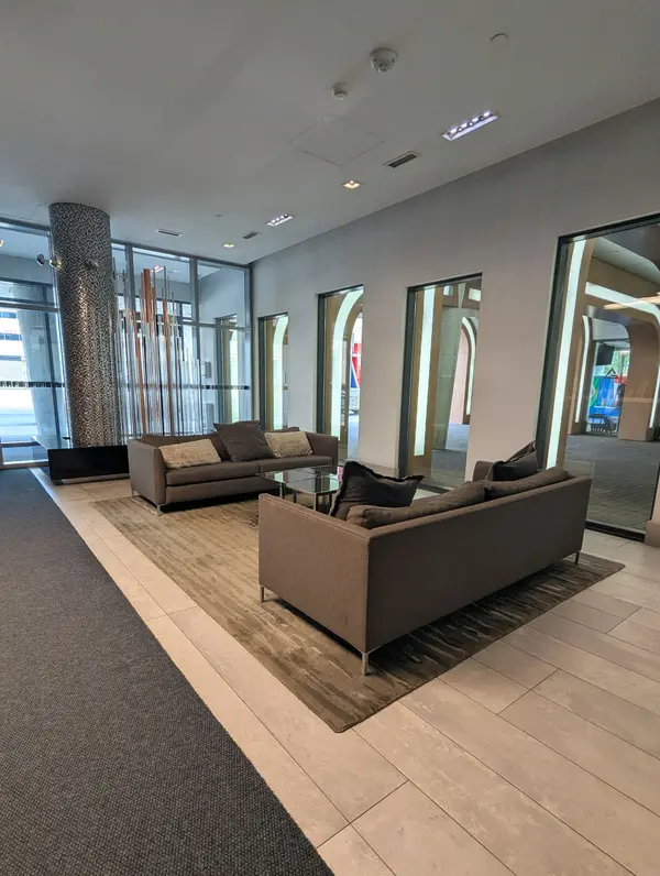 525 Adelaide ST W #231, Toronto C01, ON M5V 0N7