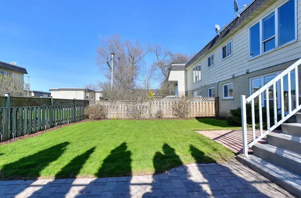 540 Mary ST E #2, Whitby, ON L1N 2R1