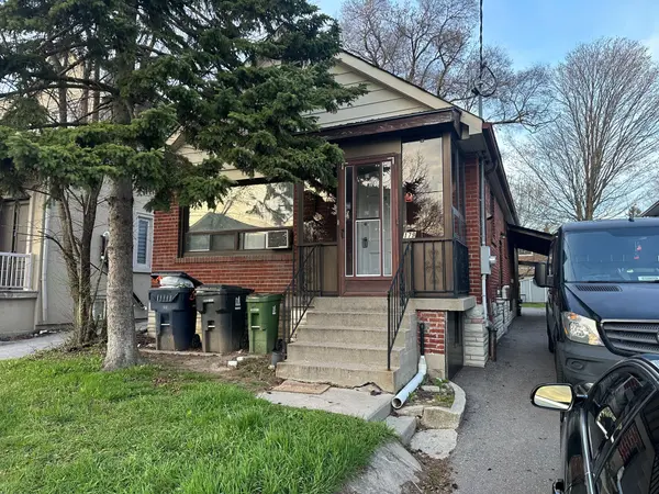 179 Kennedy RD #Main, Toronto E06, ON M1N 3P1