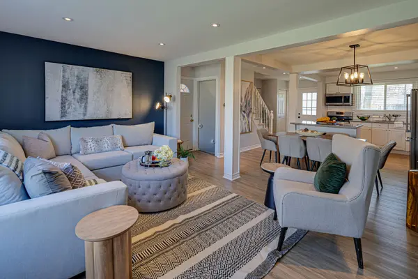 251 Stouffer ST, Whitchurch-stouffville, ON L4A 4Y8