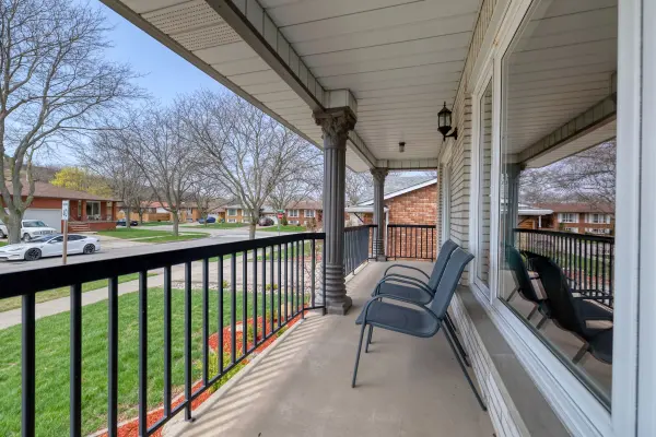 5 Royce AVE, Hamilton, ON L8G 4C9