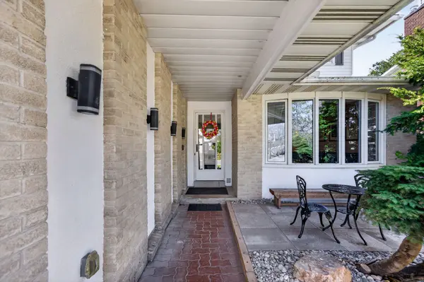 31 Northpark DR, Blackburn Hamlet, ON K1B 3R7