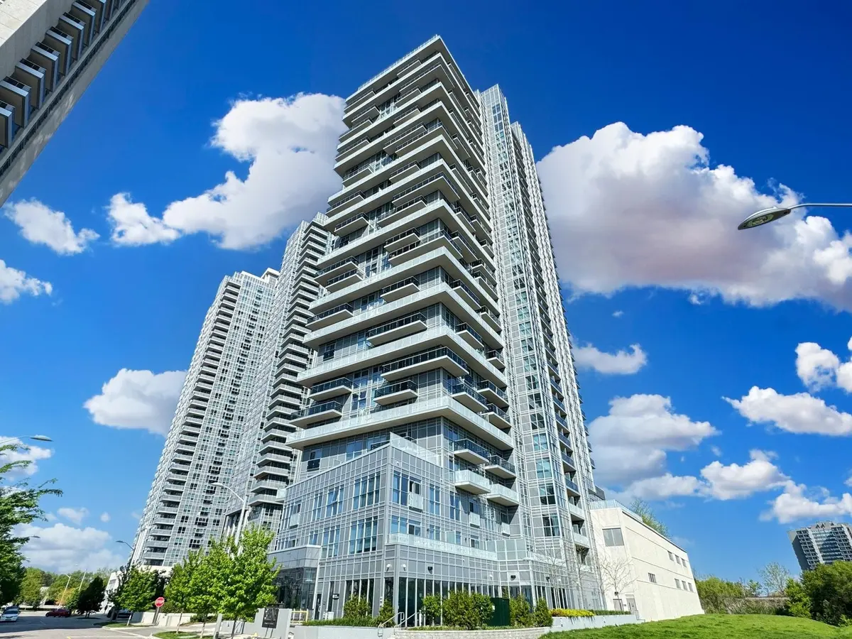 225 Village Green SQ #604, Toronto E07, ON M1S 0N4