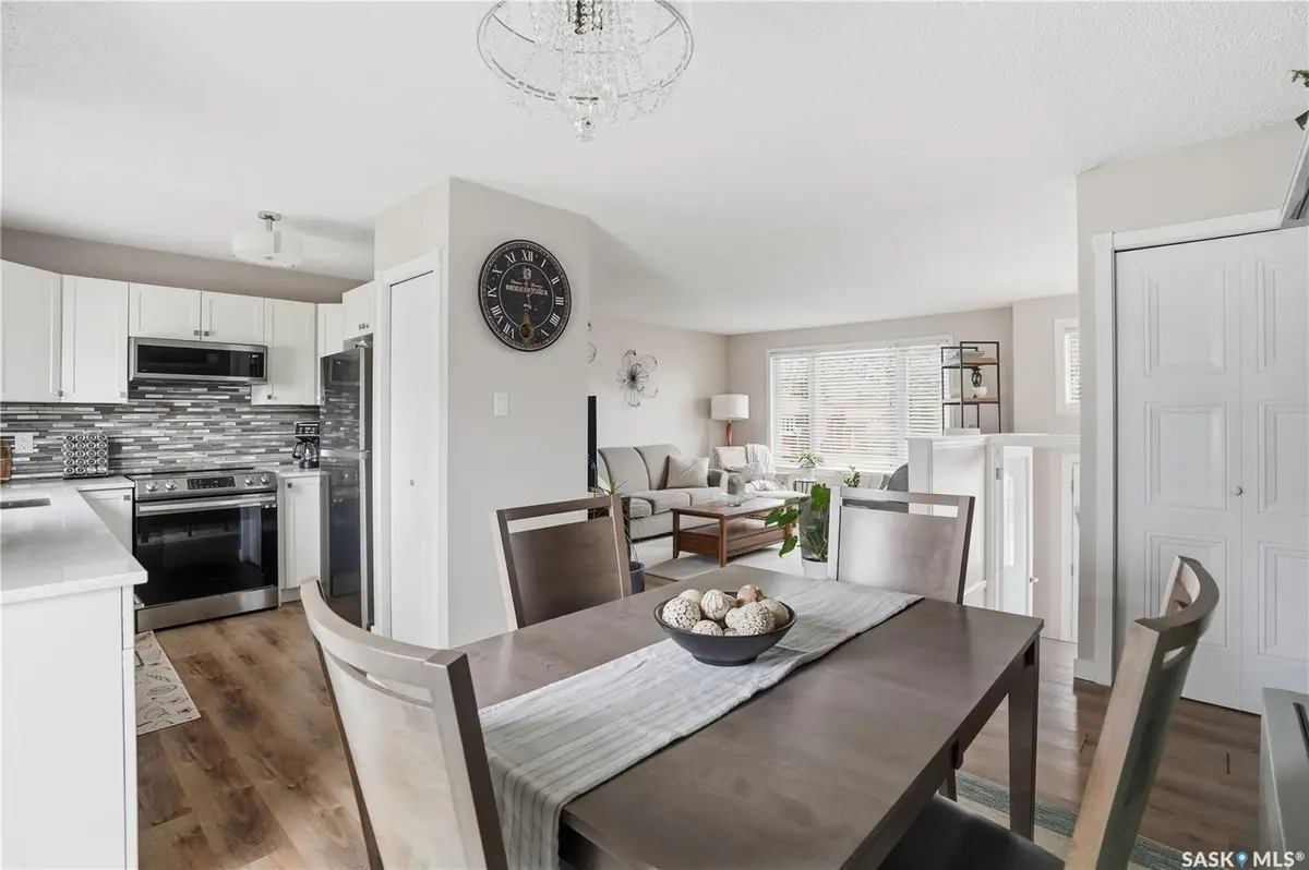 911 Dorothy STREET, Regina, SK S4X 1E2