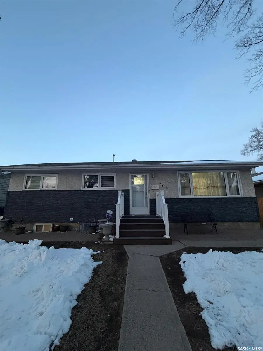306 X AVENUE N, Saskatoon, SK S7L 3J7