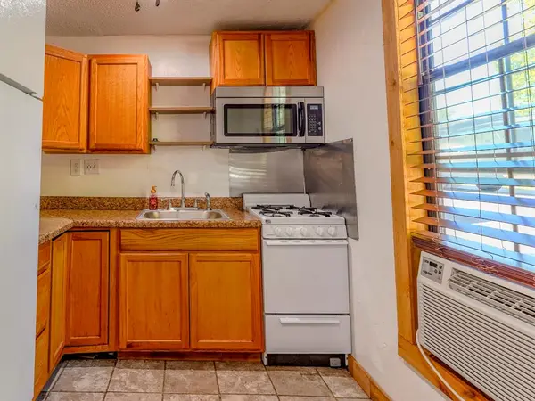 422 Washington Street, Grapevine, TX 76051