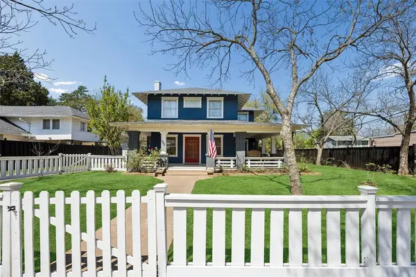 502 Featherston Street,  Cleburne,  TX 76033