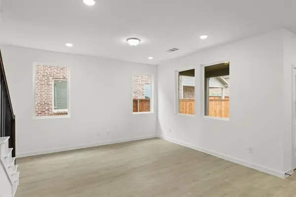 14201 Gallatin Street, Pilot Point, TX 76258