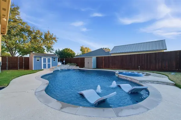 1004 Cedar Ridge Lane, Burleson, TX 76028