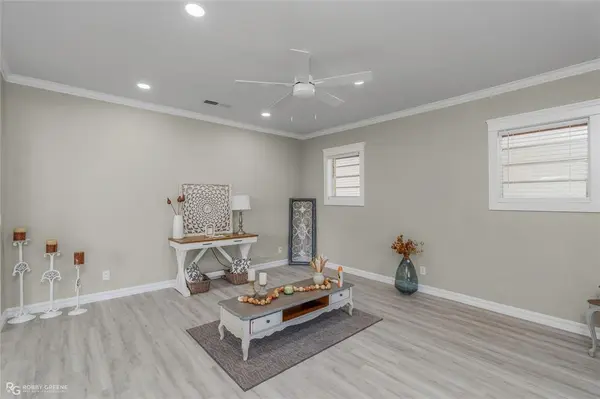 1930 Cross Lake Boulevard, Shreveport, LA 71109