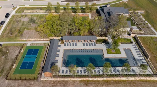 905 River Sky Road, Lavon, TX 75166