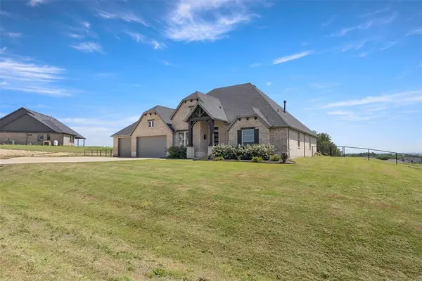 305 Monument Place, Reno, TX 76020