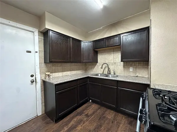 4156 Daniel Lane, Lancaster, TX 75134