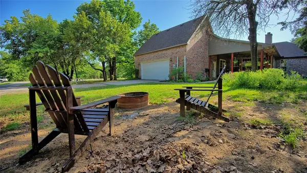 735 Sleepy Hollow Lane, Valley View, TX 76272