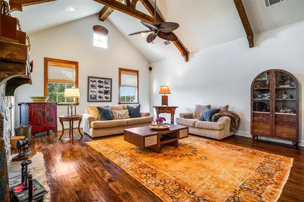 9722 Oak Creek Drive, Pilot Point, TX 76258