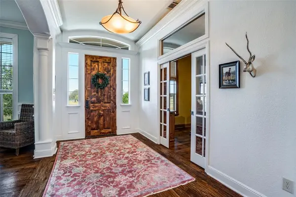 9722 Oak Creek Drive, Pilot Point, TX 76258